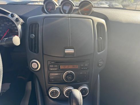 Used 2013 Nissan 370Z Coupe RWD image 10