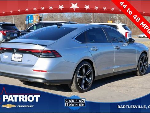 Used 2025 Honda Accord Sport image 3