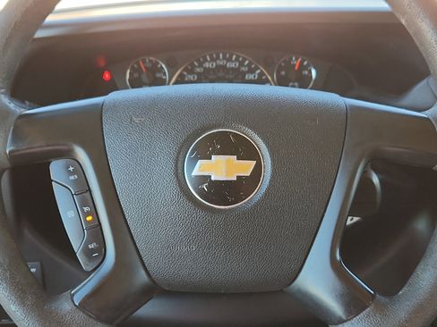 Used 2016 Chevrolet Express 2500 image 19