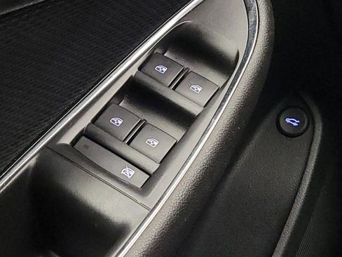 Used 2018 Chevrolet Cruze LS image 27