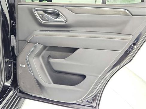Used 2024 GMC Yukon AT4 w/ Technology Package image 31