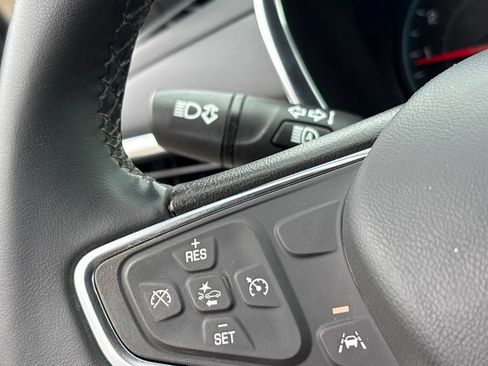 Used 2024 Chevrolet Equinox LT FWD image 9
