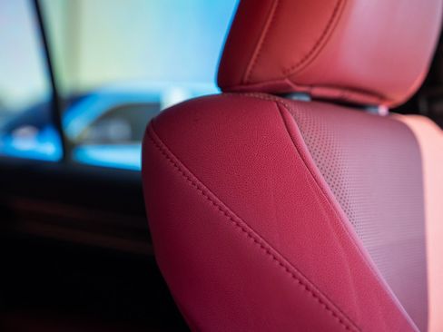 Used 2023 Lexus GX 460 Premium w/ Premium Package image 13