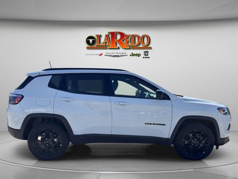 New 2026 Jeep Compass Latitude image 8