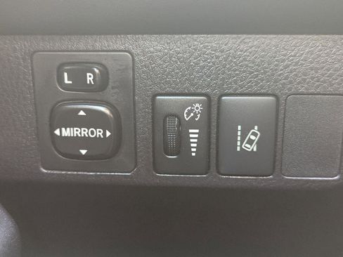 Used 2017 Toyota RAV4 XLE image 23