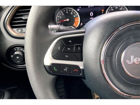 Used 2023 Jeep Renegade Latitude image 19