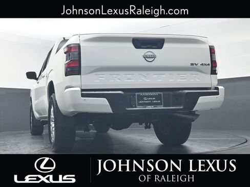 Used 2023 Nissan Frontier SV w/ Technology Package image 18