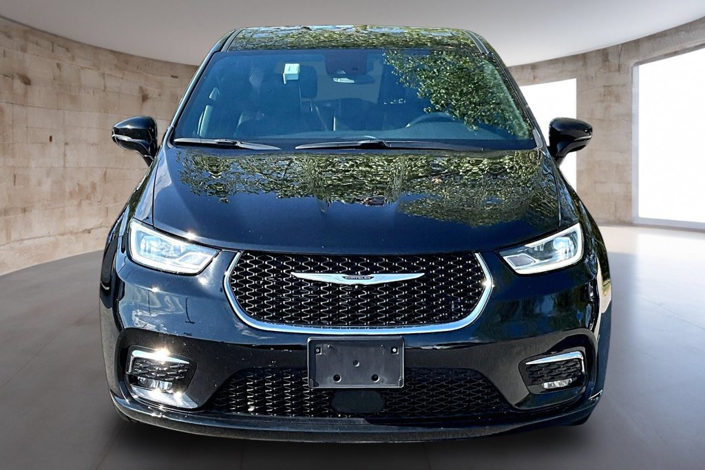 Used 2025 Chrysler Pacifica Select FWD image 4