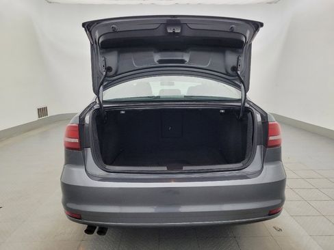 Used 2017 Volkswagen Jetta SE FWD image 29