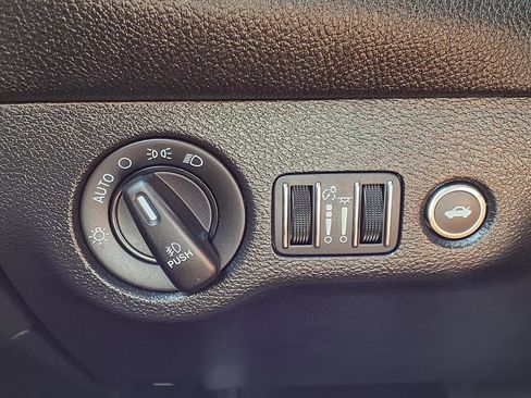 Used 2022 Dodge Challenger SXT w/ Blacktop Package image 11