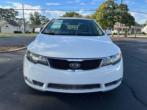 Used 2013 Kia Forte LX FWD image 3