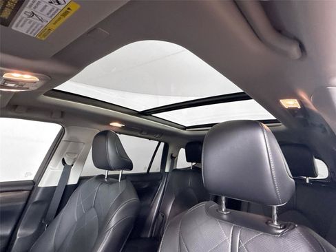 Used 2022 Toyota Highlander Platinum FWD image 6