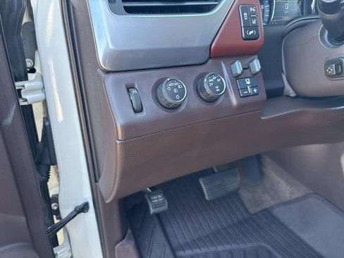 Used 2015 Chevrolet Tahoe LTZ AWD/4WD image 4