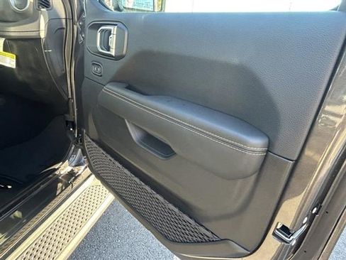 New 2025 Jeep Gladiator Sport image 20