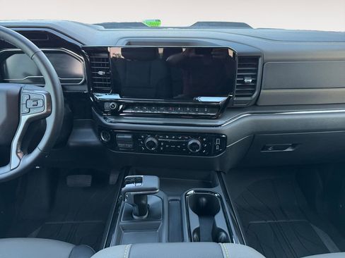Used 2025 Chevrolet Silverado 1500 ZR2 image 11