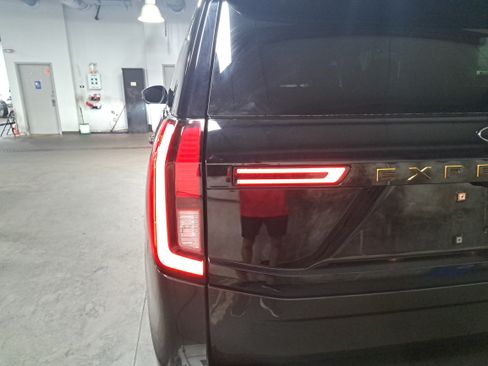 Used 2025 Ford Expedition Tremor AWD/4WD image 36