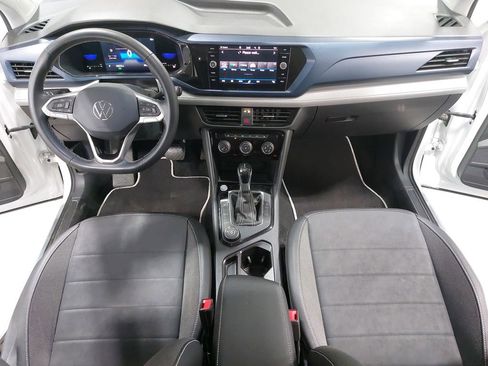 Used 2023 Volkswagen Taos SE w/ Panoramic Sunroof Package AWD/4WD image 9