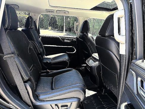 New 2026 INFINITI QX80 Luxe RWD image 11
