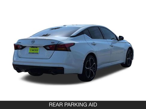 Used 2024 Nissan Altima 2.5 SR w/ SR Premium Package FWD image 9