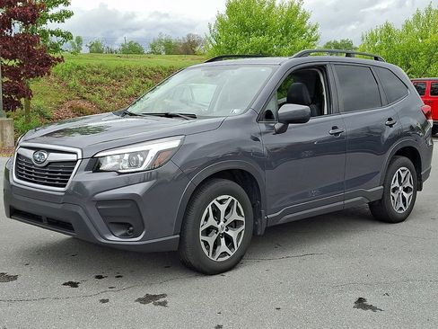 Used 2020 Subaru Forester Premium AWD/4WD image 5