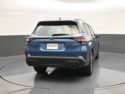 Used 2025 Subaru Forester Touring AWD/4WD image 11