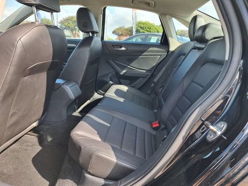 Used 2024 Volkswagen Jetta SE FWD image 10