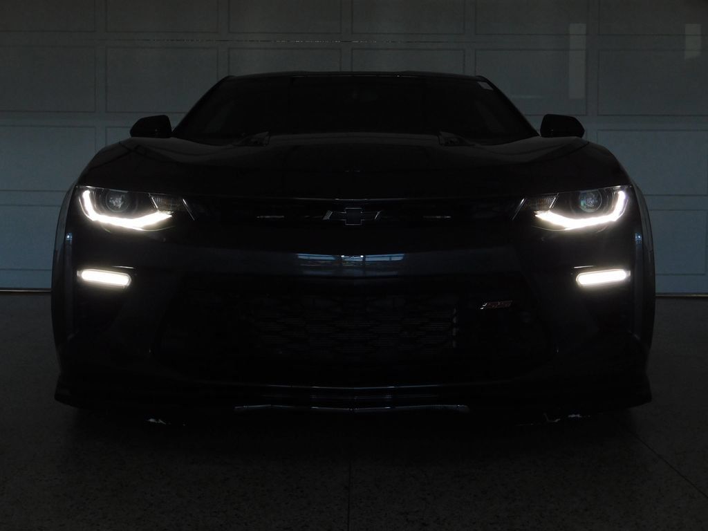 Used 2018 Chevrolet Camaro SS RWD image 16