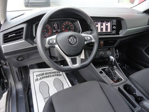 Used 2019 Volkswagen Jetta R-Line image 8