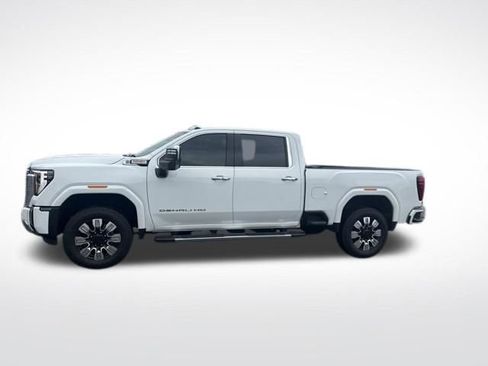 Used 2024 GMC Sierra 2500 Denali w/ Technology Package AWD/4WD image 2