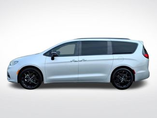 Used 2026 Chrysler Pacifica Limited w/ S Appearance Package FWD video 2