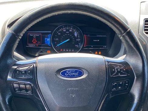 Used 2018 Ford Explorer XLT w/ Equipment Group 201A AWD/4WD image 8
