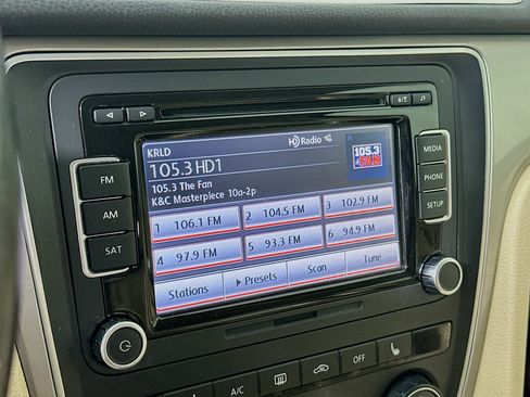 Used 2015 Volkswagen Passat 1.8T Limited Edition image 19