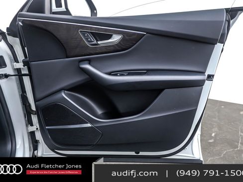 Used 2019 Audi Q8 Premium Plus w/ Premium Plus image 23