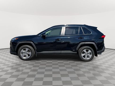 Used 2023 Toyota RAV4 LE AWD/4WD image 4