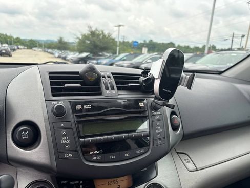 Used 2011 Toyota RAV4 Limited w/ Limited Extra Value Pkg AWD/4WD image 21