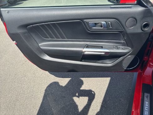 Used 2022 Ford Mustang GT Premium RWD image 23