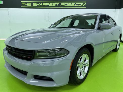 Used 2021 Dodge Charger SXT w/ Leather Interior Group RWD image 5
