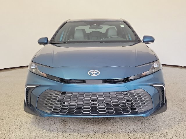 Used 2026 Toyota Camry SE FWD image 3