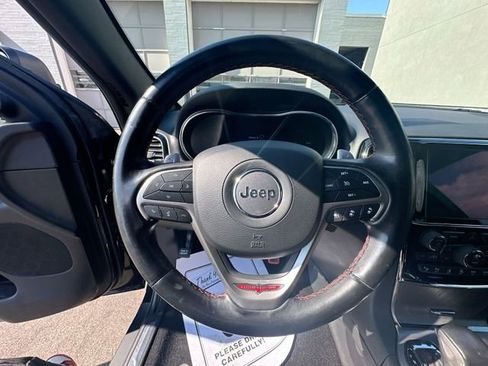 Used 2020 Jeep Grand Cherokee Trailhawk AWD/4WD image 16