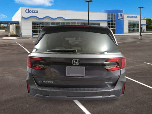 New 2026 Honda Odyssey Touring image 3