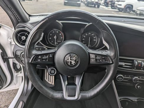 Used 2022 Alfa Romeo Giulia Veloce image 16