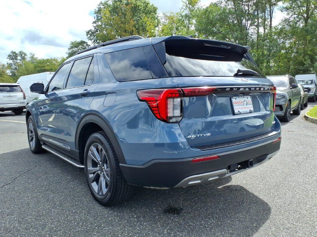 Used 2025 Ford Explorer Active w/ Active Comfort Package AWD/4WD image 24