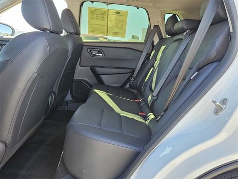 Used 2023 Nissan Rogue SV w/ SV Premium B Package image 24