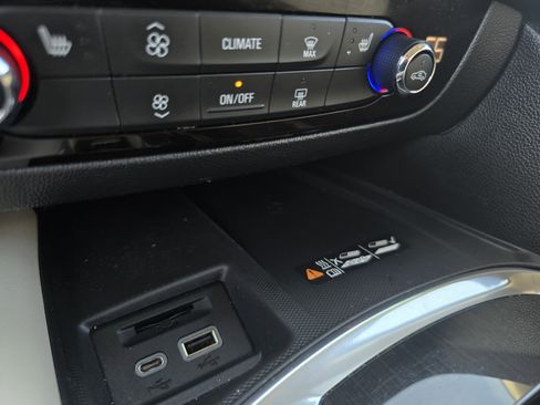 Used 2023 Buick Enclave Essence w/ Experience Buick Package image 31