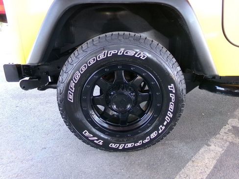 Used 2004 Jeep Wrangler X AWD/4WD image 14