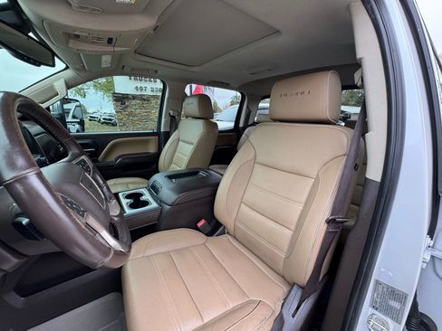 Used 2018 GMC Sierra 3500 Denali w/ Duramax Plus Package image 9