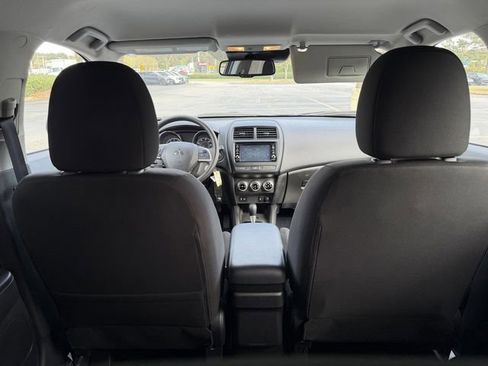 Used 2025 Mitsubishi Outlander Sport AWD image 31