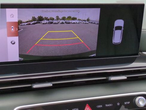 Certified 2025 Genesis GV80 2.5T Standard AWD/4WD image 17