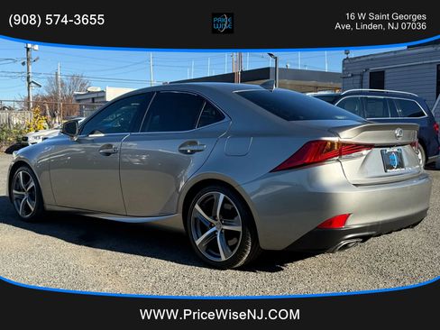 Used 2017 Lexus IS 300 F Sport image 4