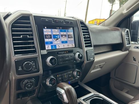 Used 2019 Ford F150 Limited w/ Trailer Tow Package image 11